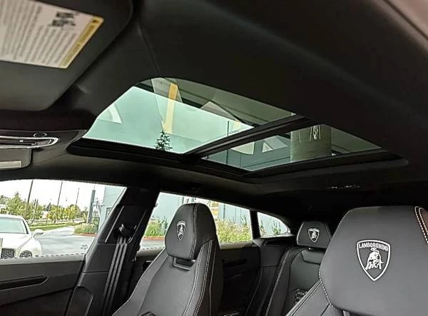 2022 Lamborghini Urus - Image 6 of 9