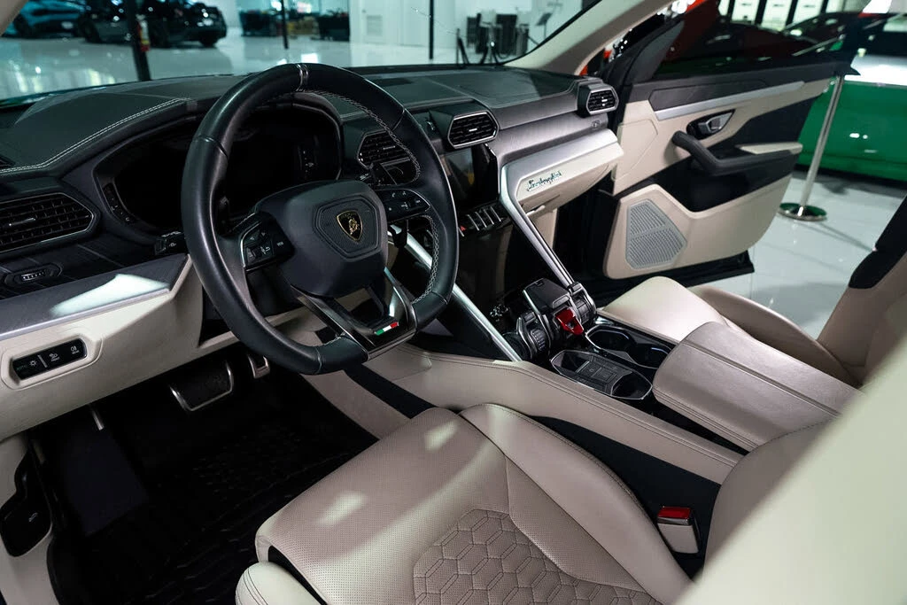 2022 Lamborghini Urus - Image 9 of 31