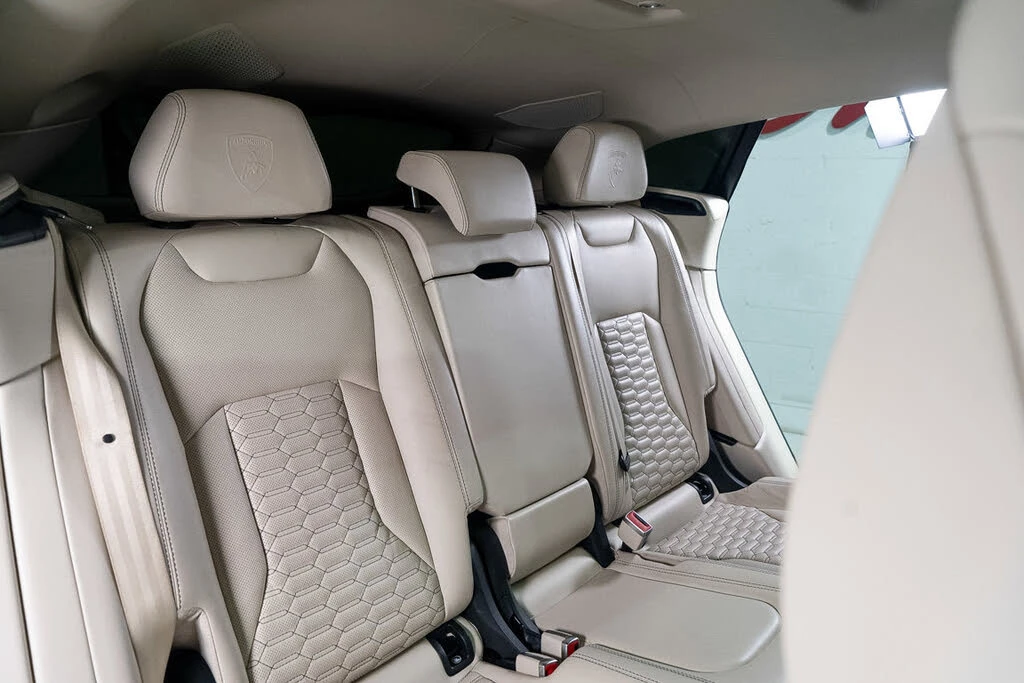 2022 Lamborghini Urus - Image 12 of 31