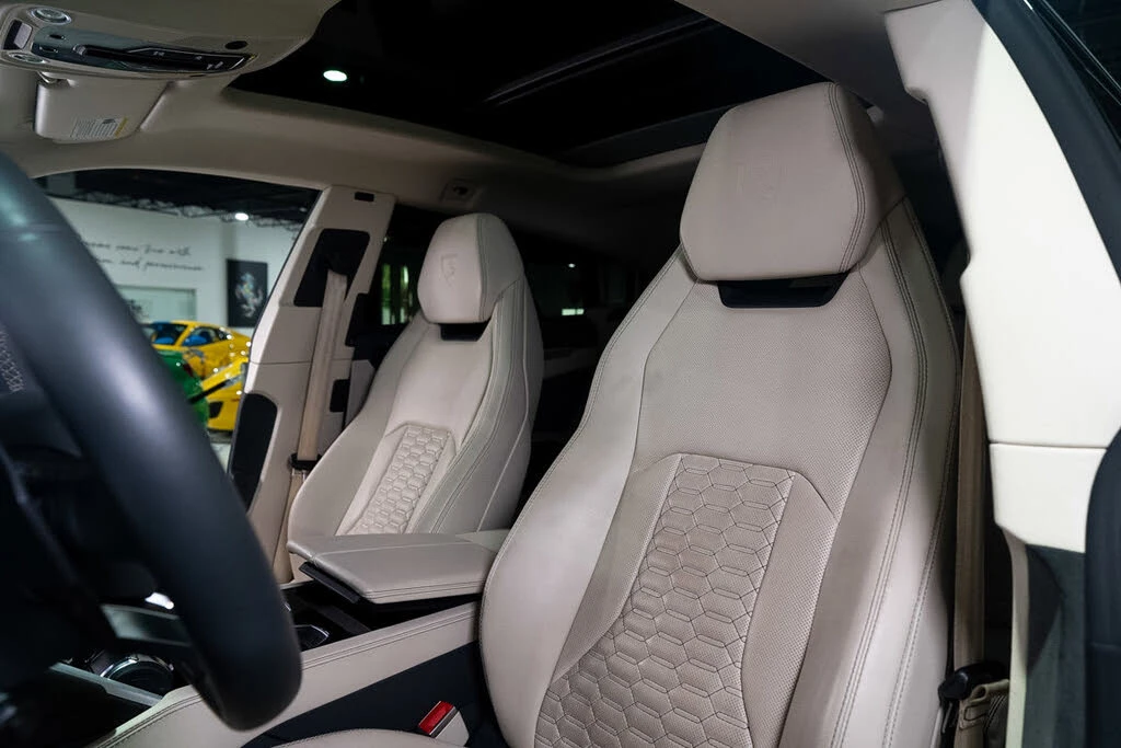 2022 Lamborghini Urus - Image 10 of 31