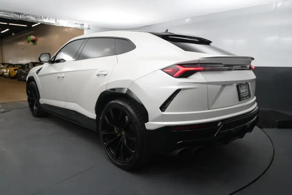2022 Lamborghini Urus - Image 3 of 19