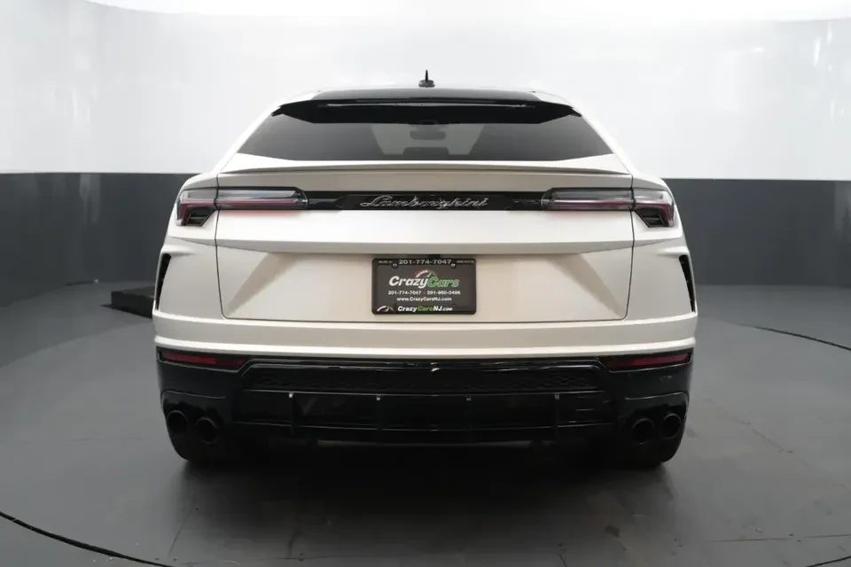 2022 Lamborghini Urus - Image 4 of 19