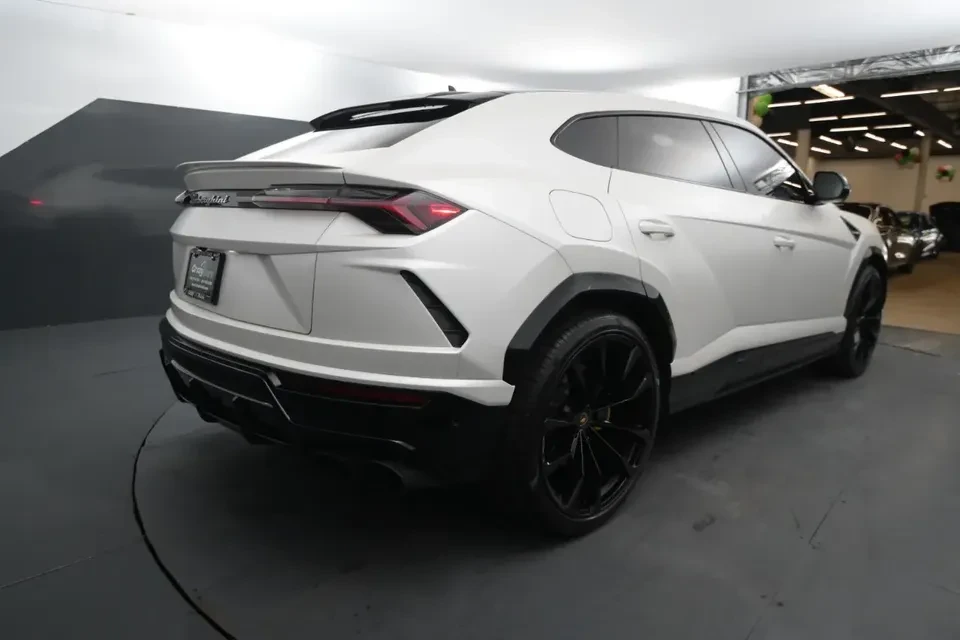 2022 Lamborghini Urus - Image 5 of 19