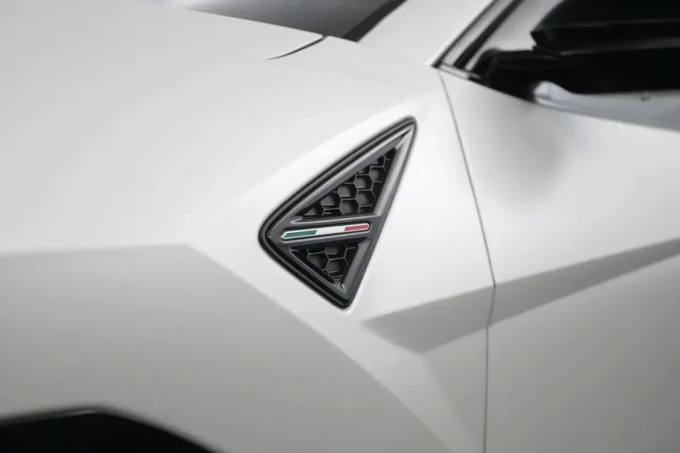 2022 Lamborghini Urus - Image 12 of 19