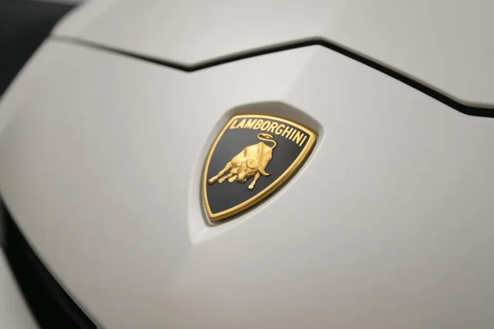 2022 Lamborghini Urus - Image 9 of 19