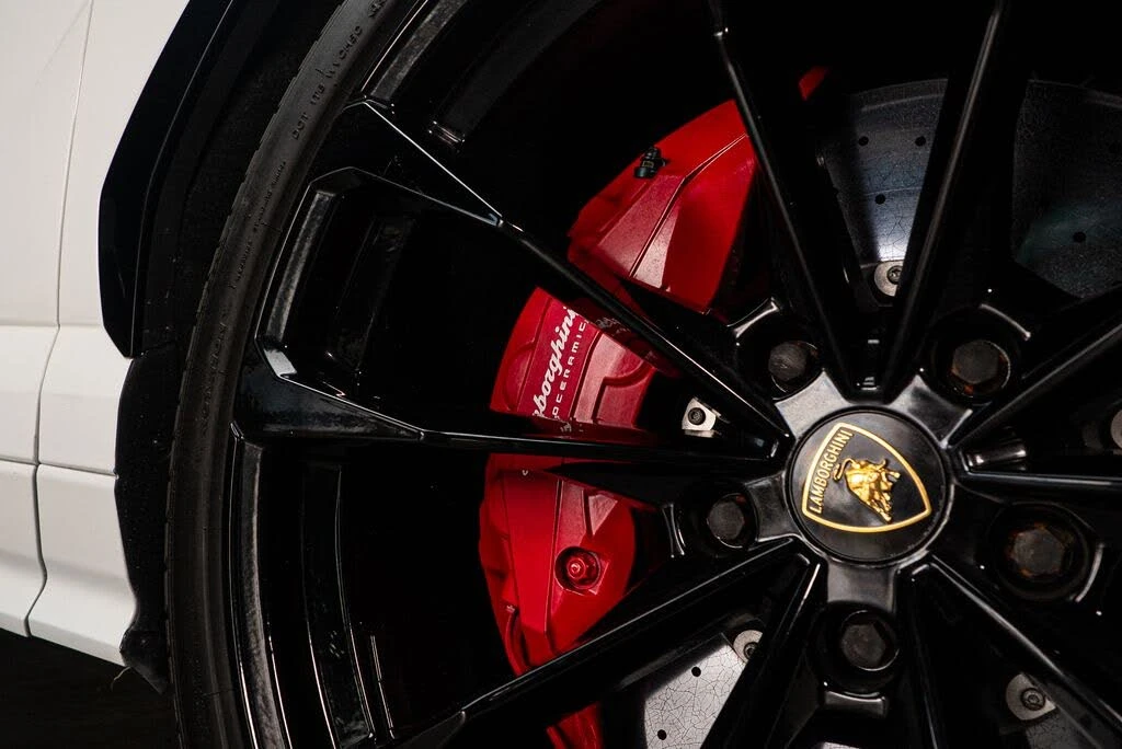 2022 Lamborghini Urus - Image 14 of 31