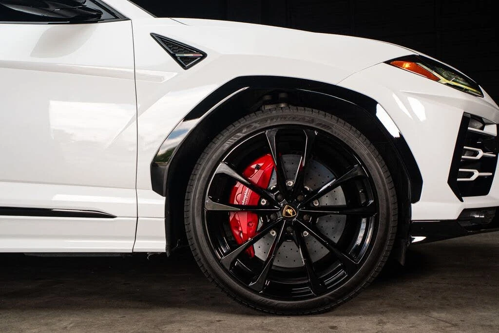 2022 Lamborghini Urus - Image 12 of 31