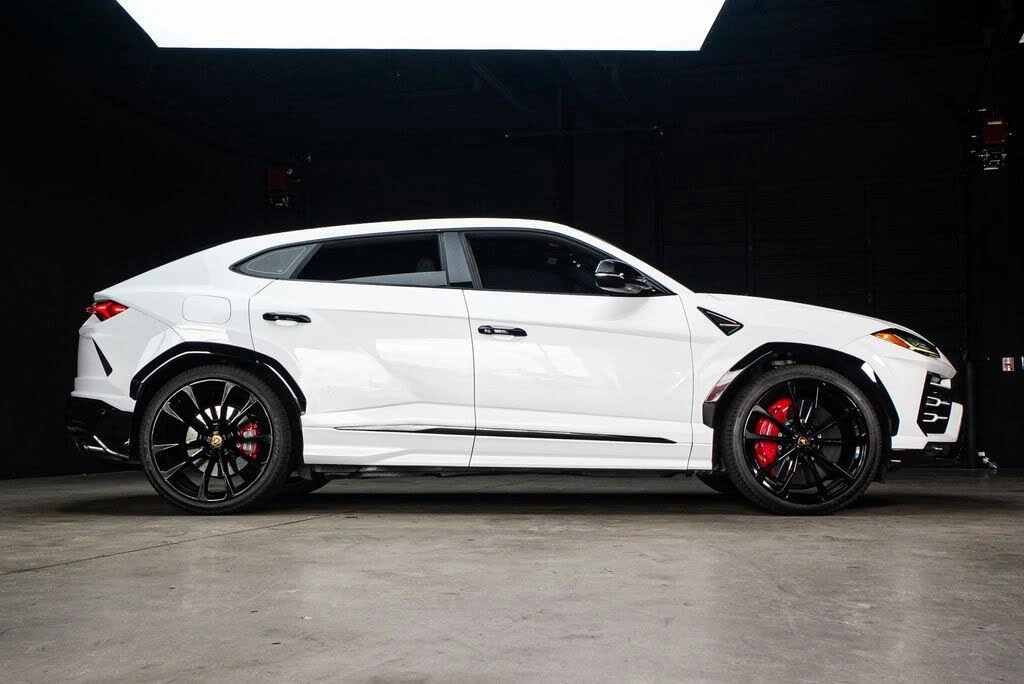 2022 Lamborghini Urus - Image 11 of 31