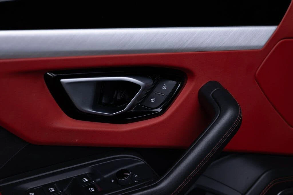 2022 Lamborghini Urus - Image 19 of 31