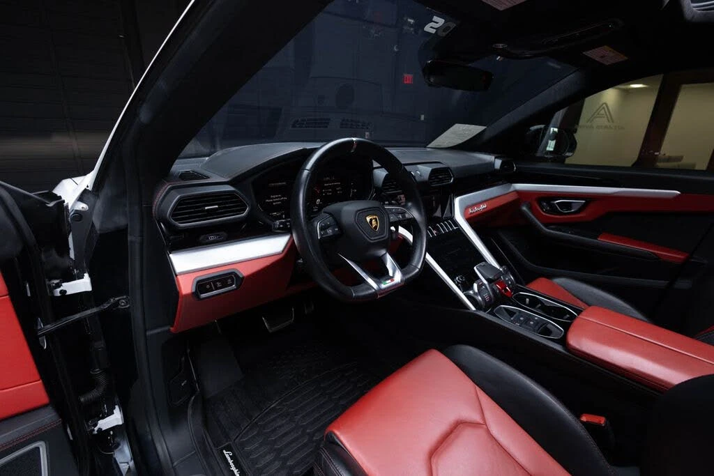 2022 Lamborghini Urus - Image 22 of 31