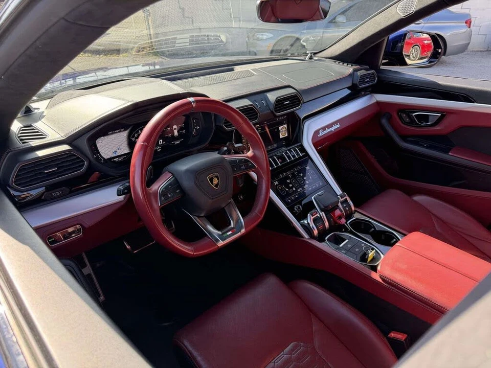 2022 Lamborghini Urus - Image 22 of 31