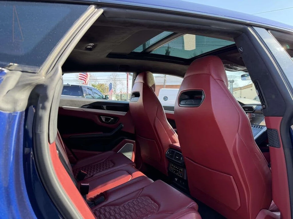 2022 Lamborghini Urus - Image 15 of 31