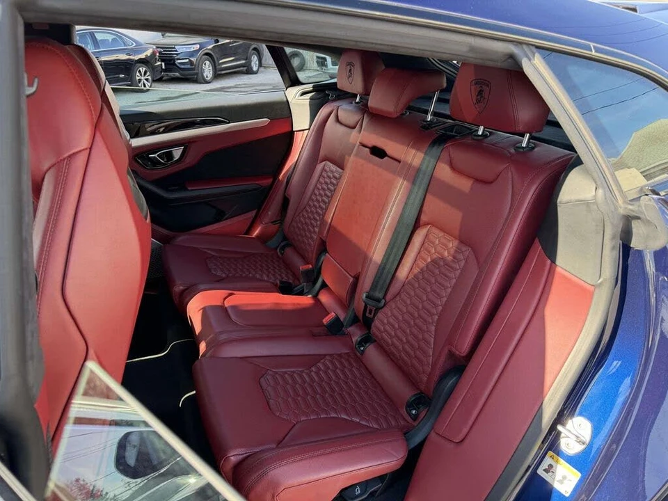 2022 Lamborghini Urus - Image 21 of 31