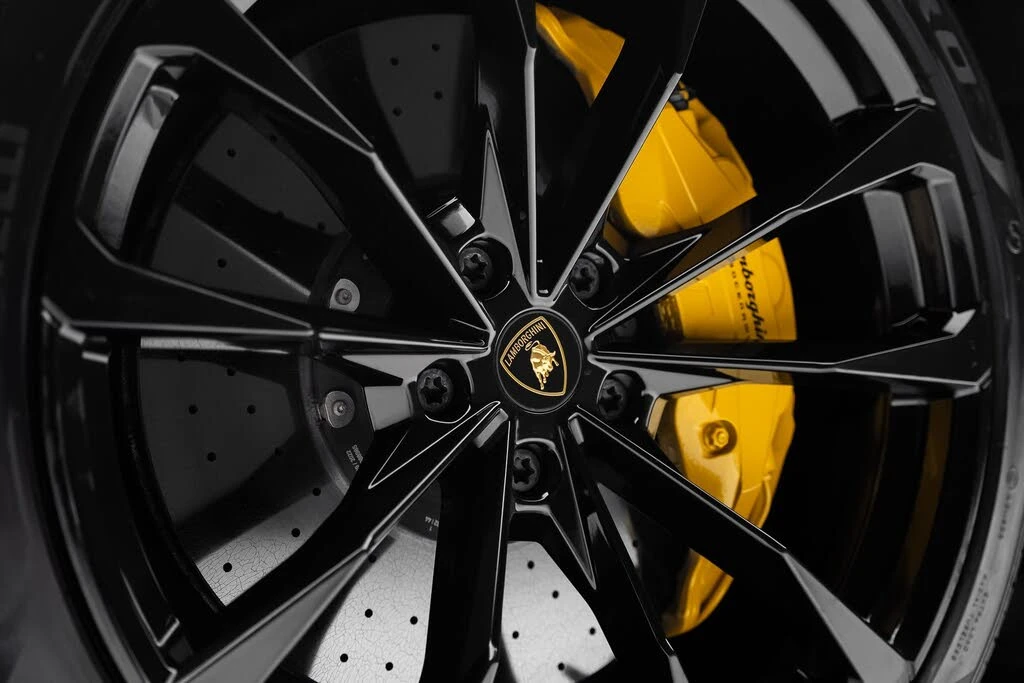 2022 Lamborghini Urus - Image 25 of 31