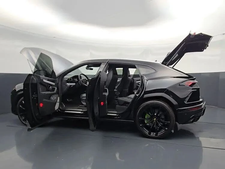 2022 Lamborghini Urus - Image 17 of 31