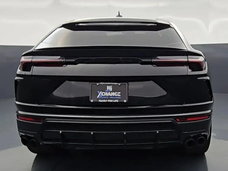 2022 Lamborghini Urus - Image 11 of 31
