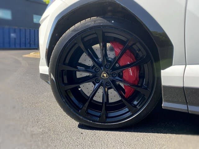 2022 Lamborghini Urus - Image 18 of 31