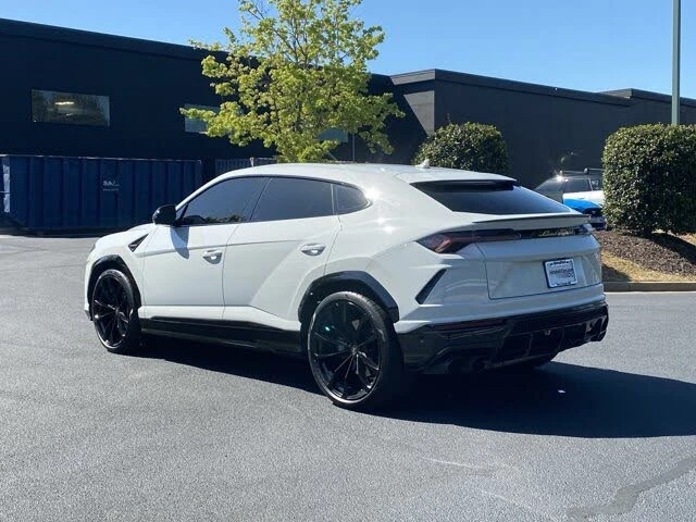 2022 Lamborghini Urus - Image 16 of 31