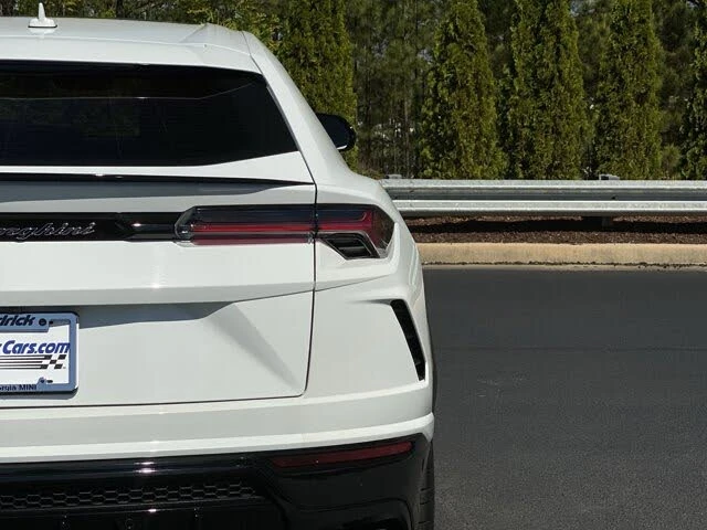 2022 Lamborghini Urus - Image 24 of 31