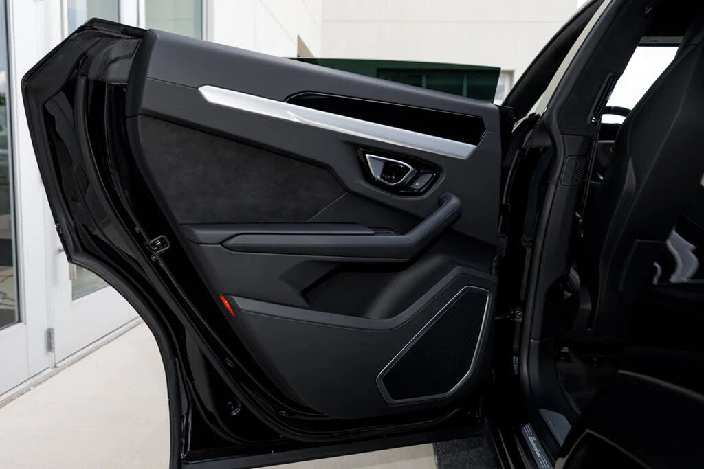 2022 Lamborghini Urus - Image 31 of 31