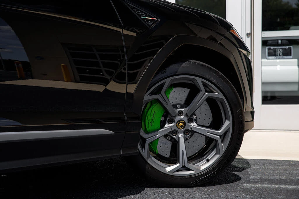 2022 Lamborghini Urus - Image 15 of 31