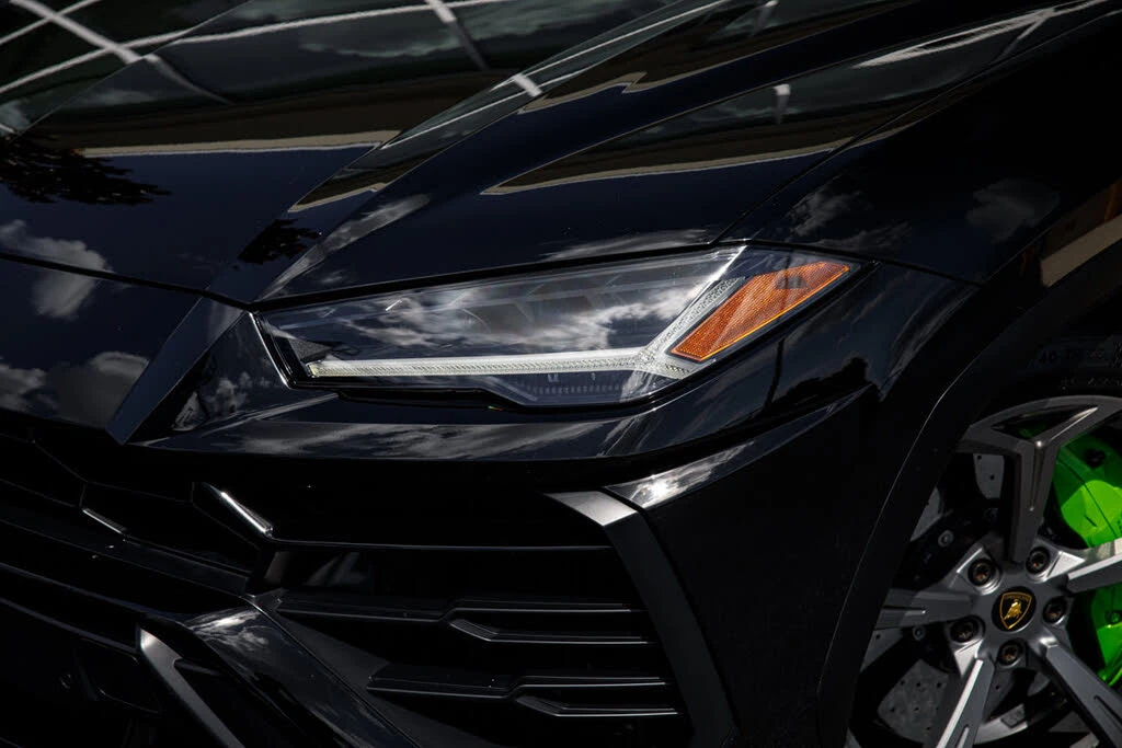 2022 Lamborghini Urus - Image 2 of 31