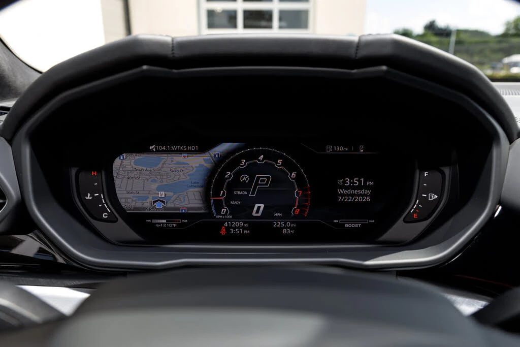 2022 Lamborghini Urus - Image 26 of 31
