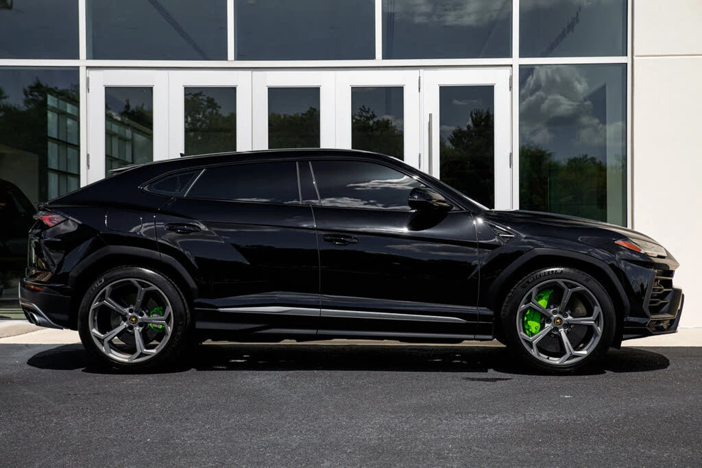 2022 Lamborghini Urus - Image 17 of 31