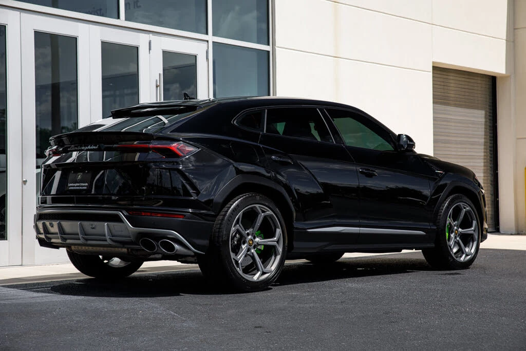 2022 Lamborghini Urus - Image 16 of 31