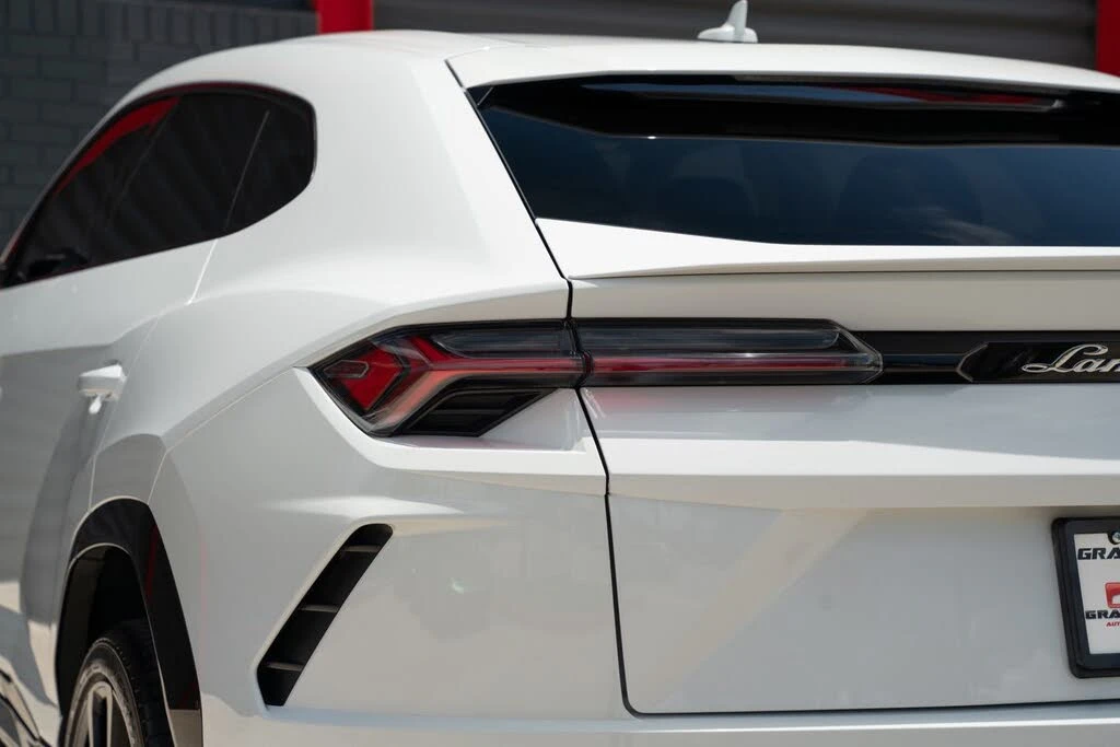 2022 Lamborghini Urus - Image 19 of 31