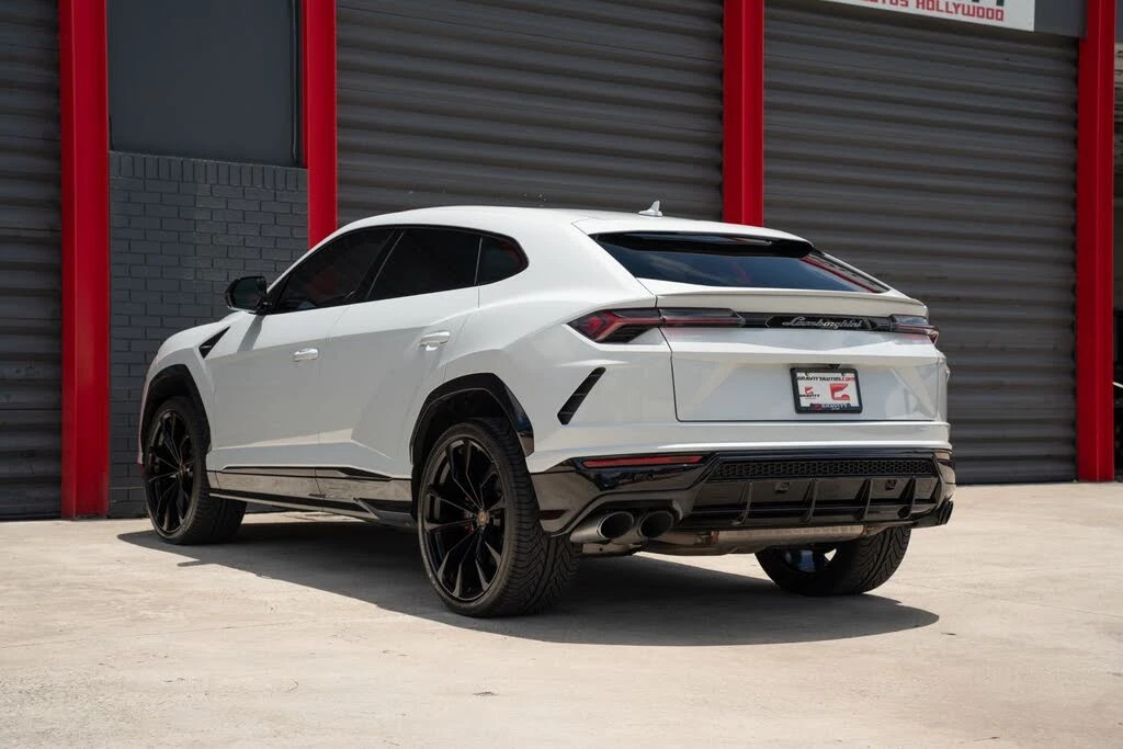 2022 Lamborghini Urus - Image 15 of 31