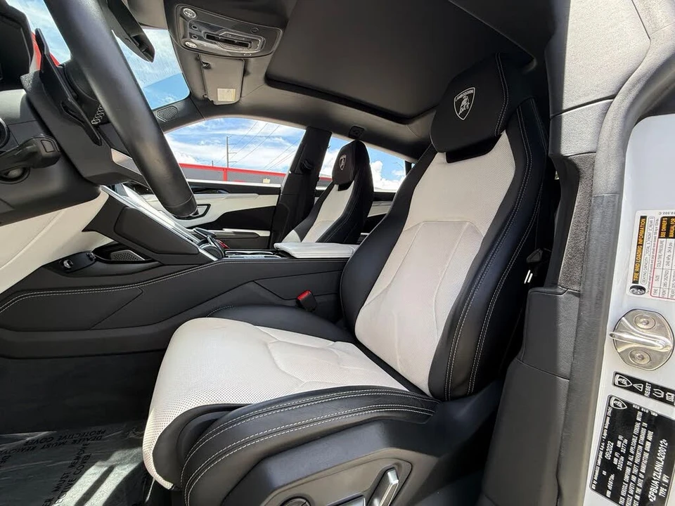 2022 Lamborghini Urus - Image 24 of 31