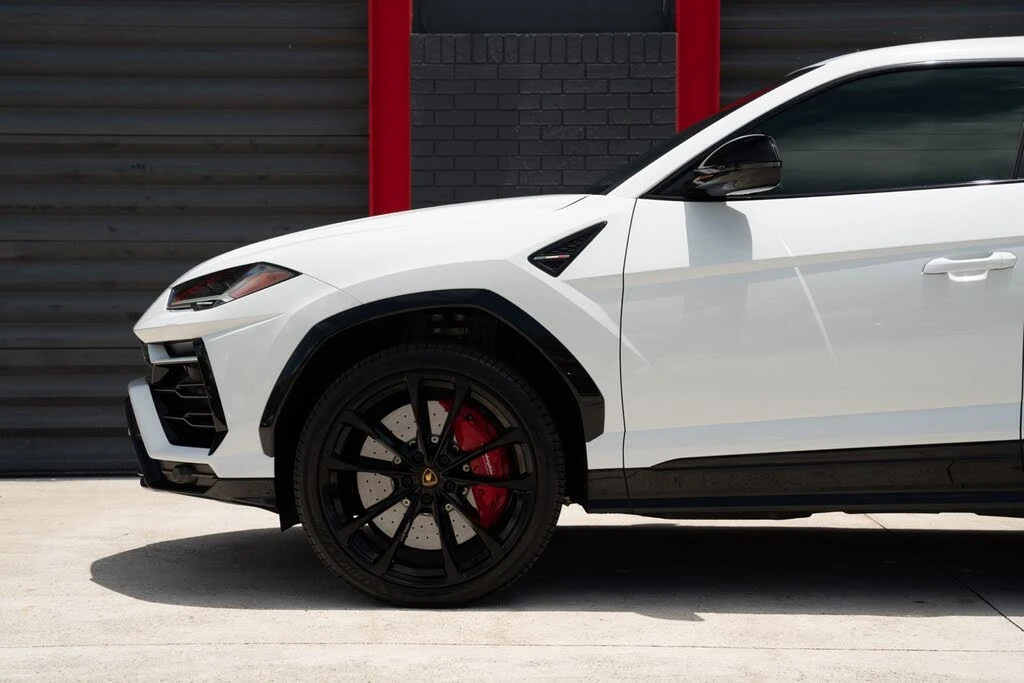2022 Lamborghini Urus - Image 10 of 31