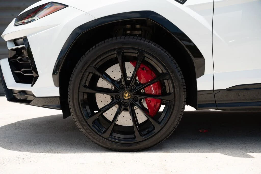 2022 Lamborghini Urus - Image 12 of 31