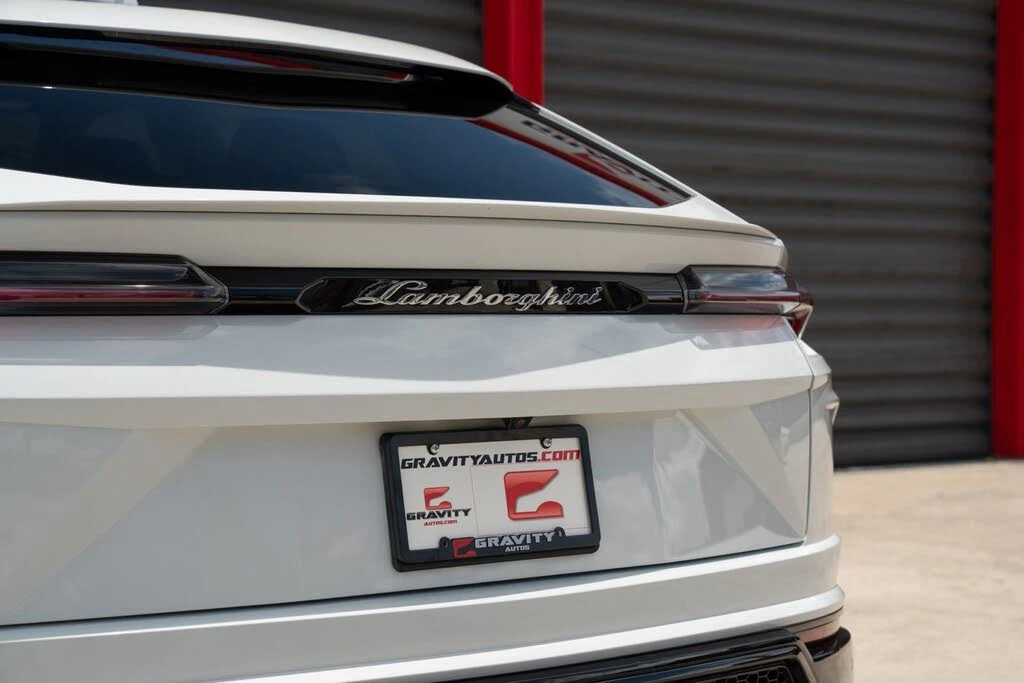 2022 Lamborghini Urus - Image 16 of 31