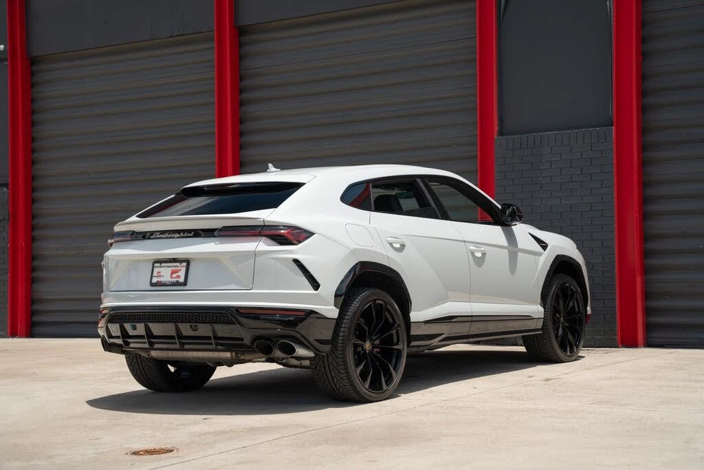2022 Lamborghini Urus - Image 11 of 31