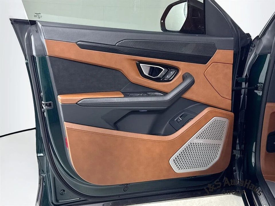 2022 Lamborghini Urus - Image 23 of 31