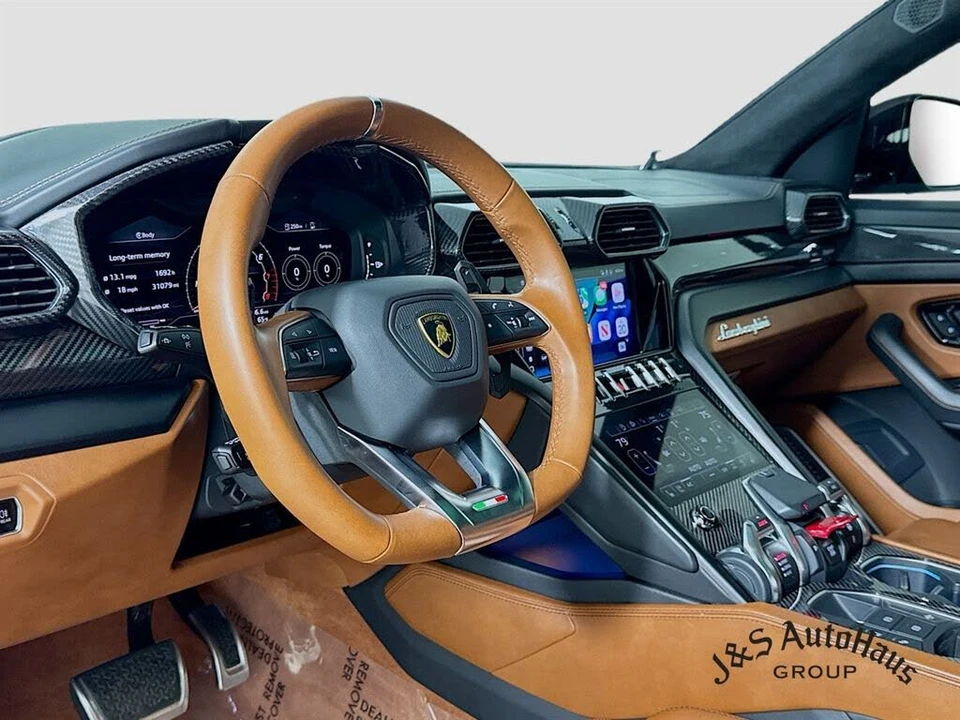 2022 Lamborghini Urus - Image 9 of 31