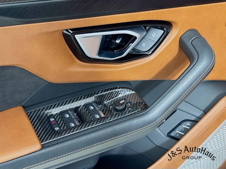 2022 Lamborghini Urus - Image 24 of 31
