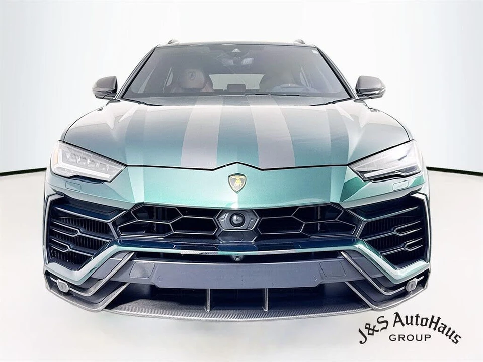 2022 Lamborghini Urus - Image 2 of 31