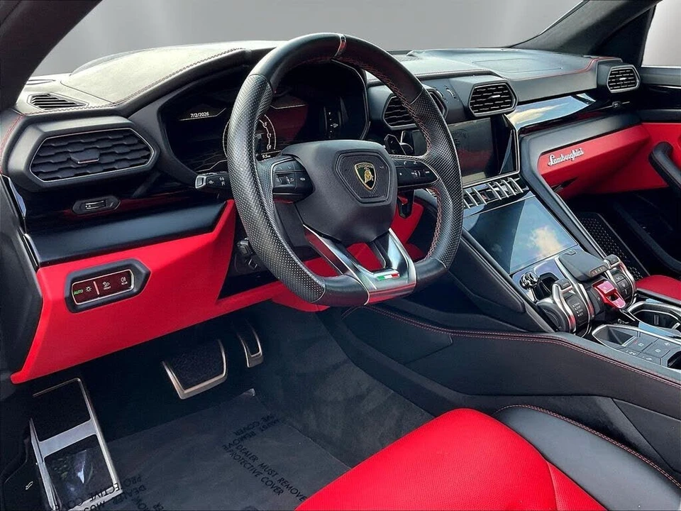 2022 Lamborghini Urus - Image 16 of 31