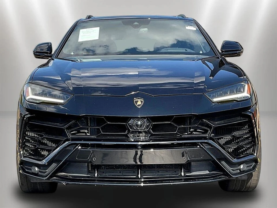 2022 Lamborghini Urus - Image 2 of 31