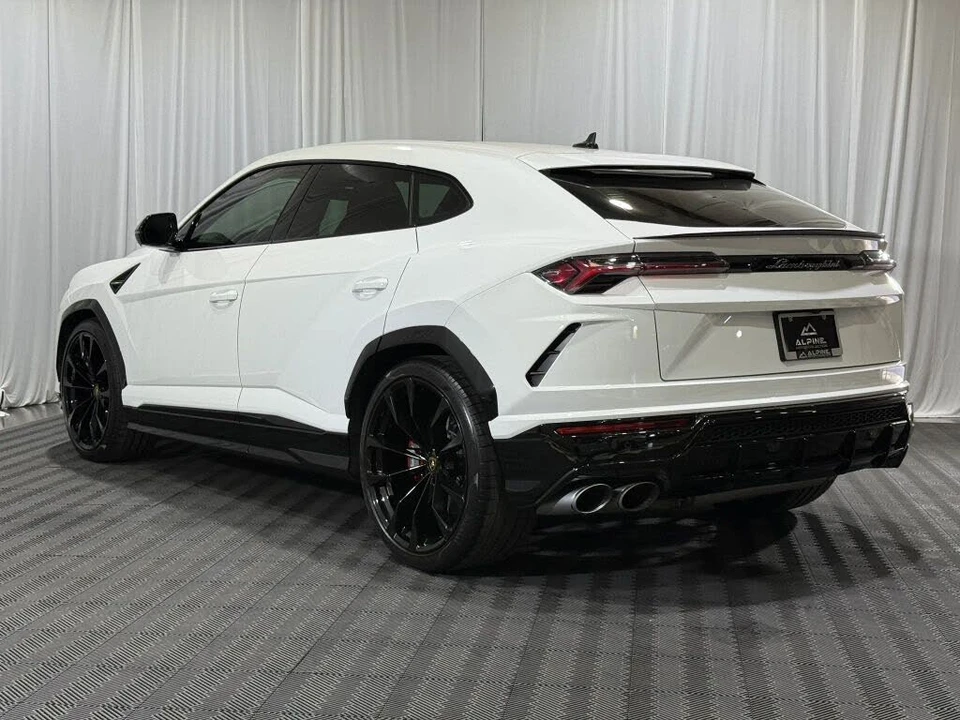 2022 Lamborghini Urus - Image 12 of 27