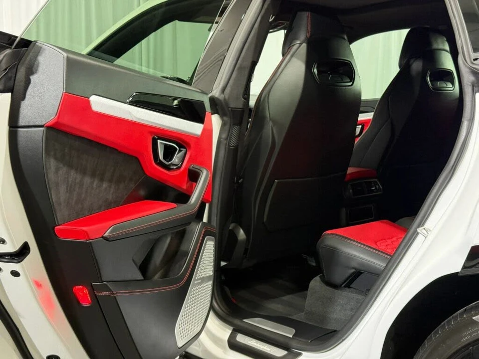 2022 Lamborghini Urus - Image 25 of 27
