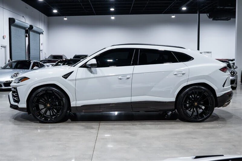 2022 Lamborghini Urus - Image 3 of 31