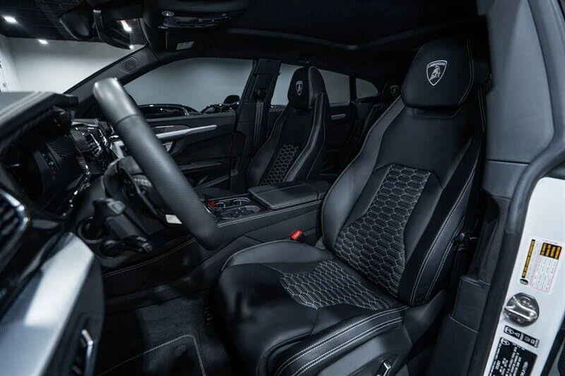 2022 Lamborghini Urus - Image 19 of 31