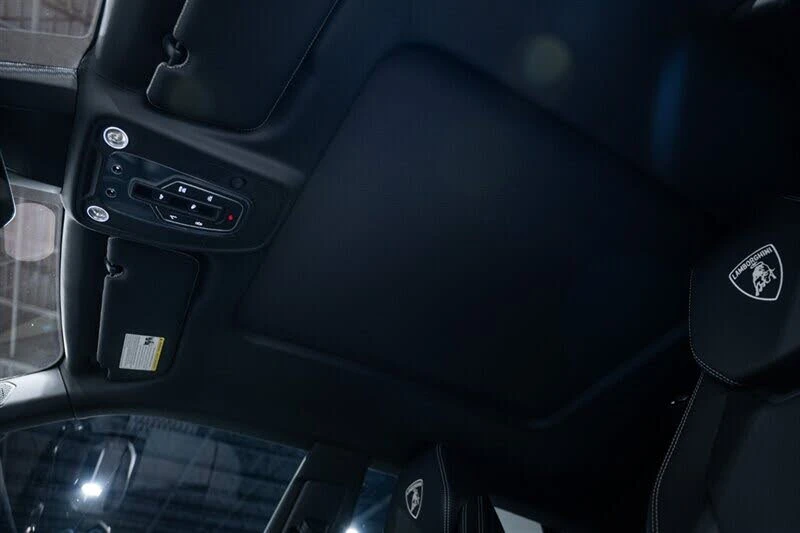 2022 Lamborghini Urus - Image 27 of 31