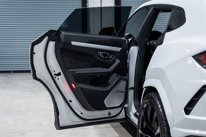 2022 Lamborghini Urus - Image 28 of 31