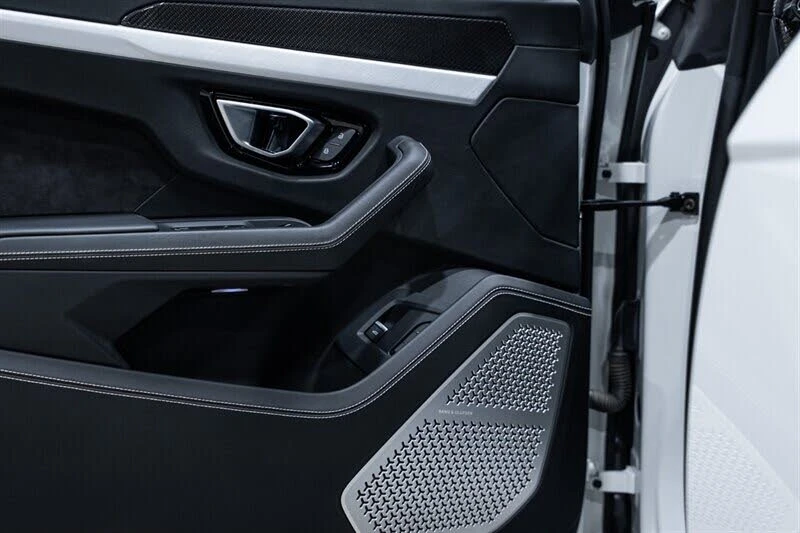 2022 Lamborghini Urus - Image 26 of 31