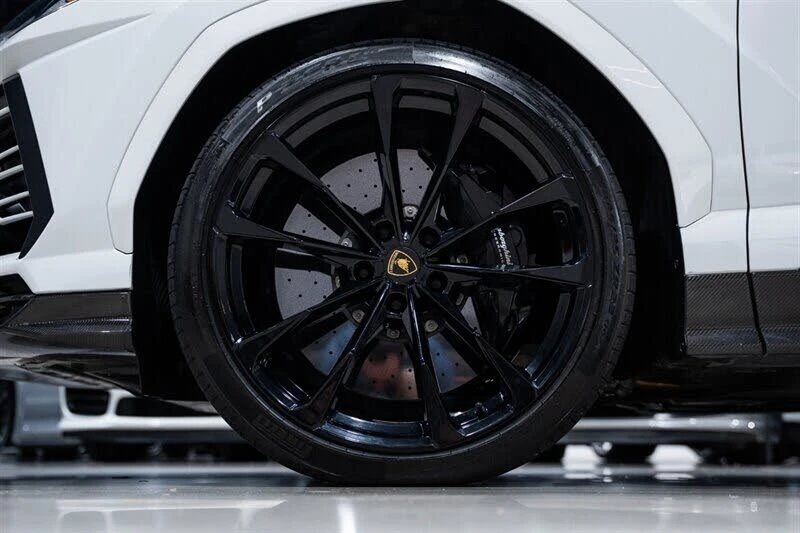 2022 Lamborghini Urus - Image 11 of 31